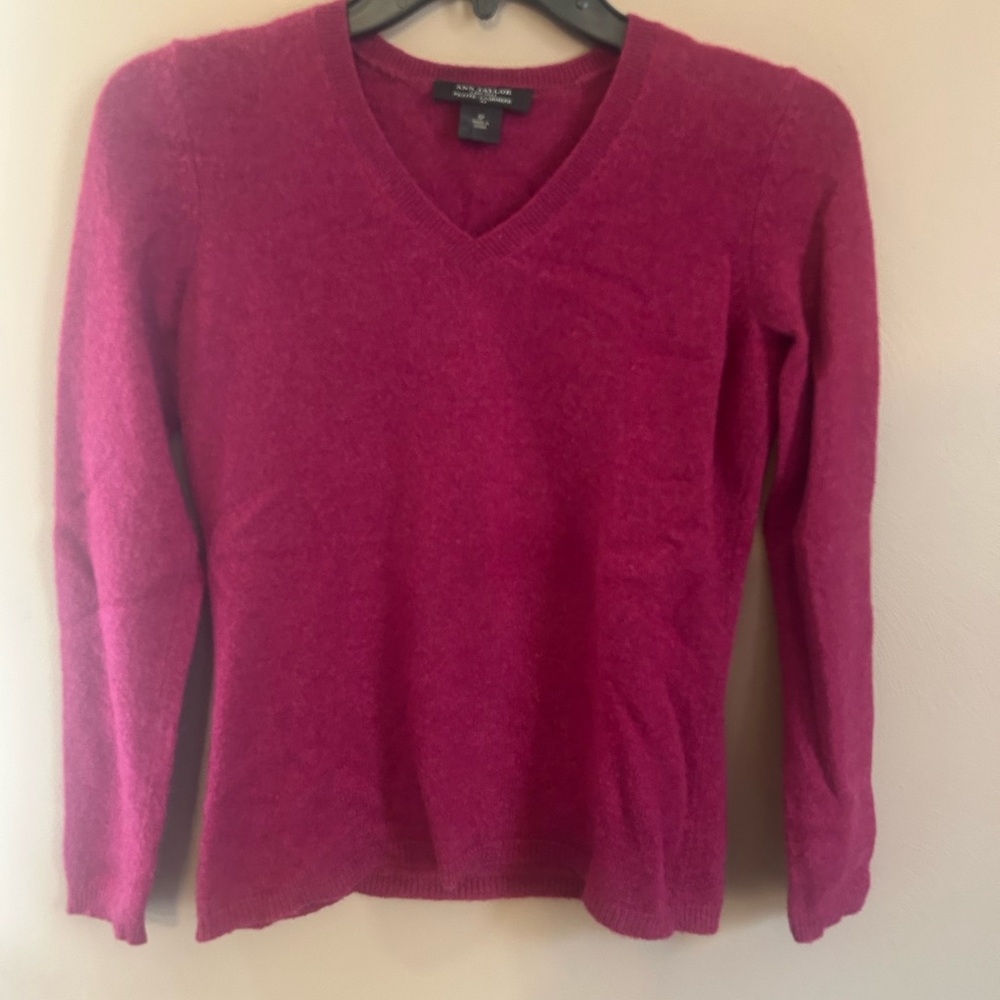 Ann Taylor 100% Cashmere Sweater